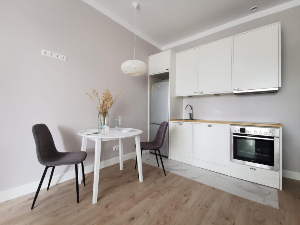 Tolstoi Scandinavian 1 Bedroom Apartment + Free Parking Tartu Esterno foto